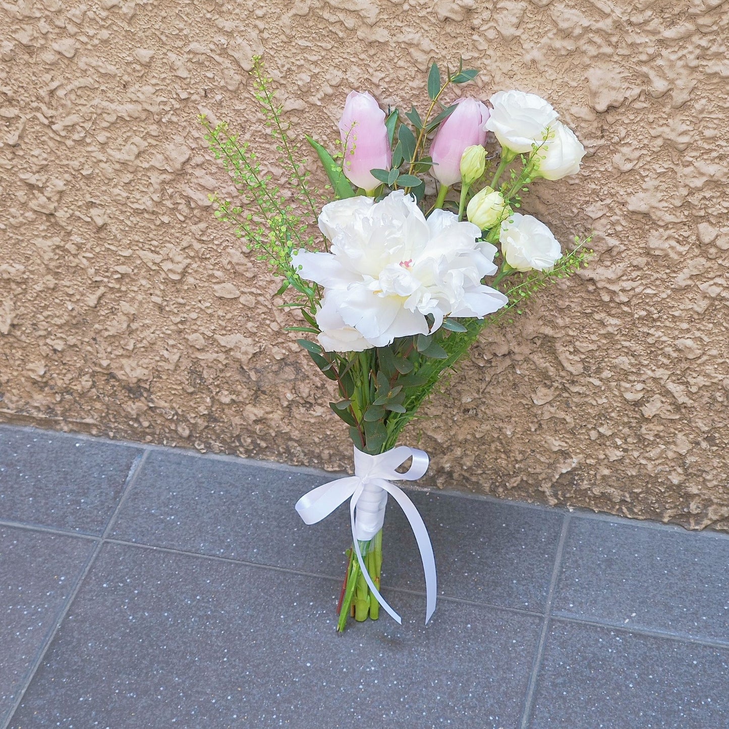 Sweet bunch with Tulips Hand-Tied bouquet