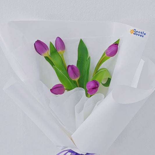 ช่อดอกทิวลิป สีม่วง 6 ดอก ห่อกระดาษสีขาว
