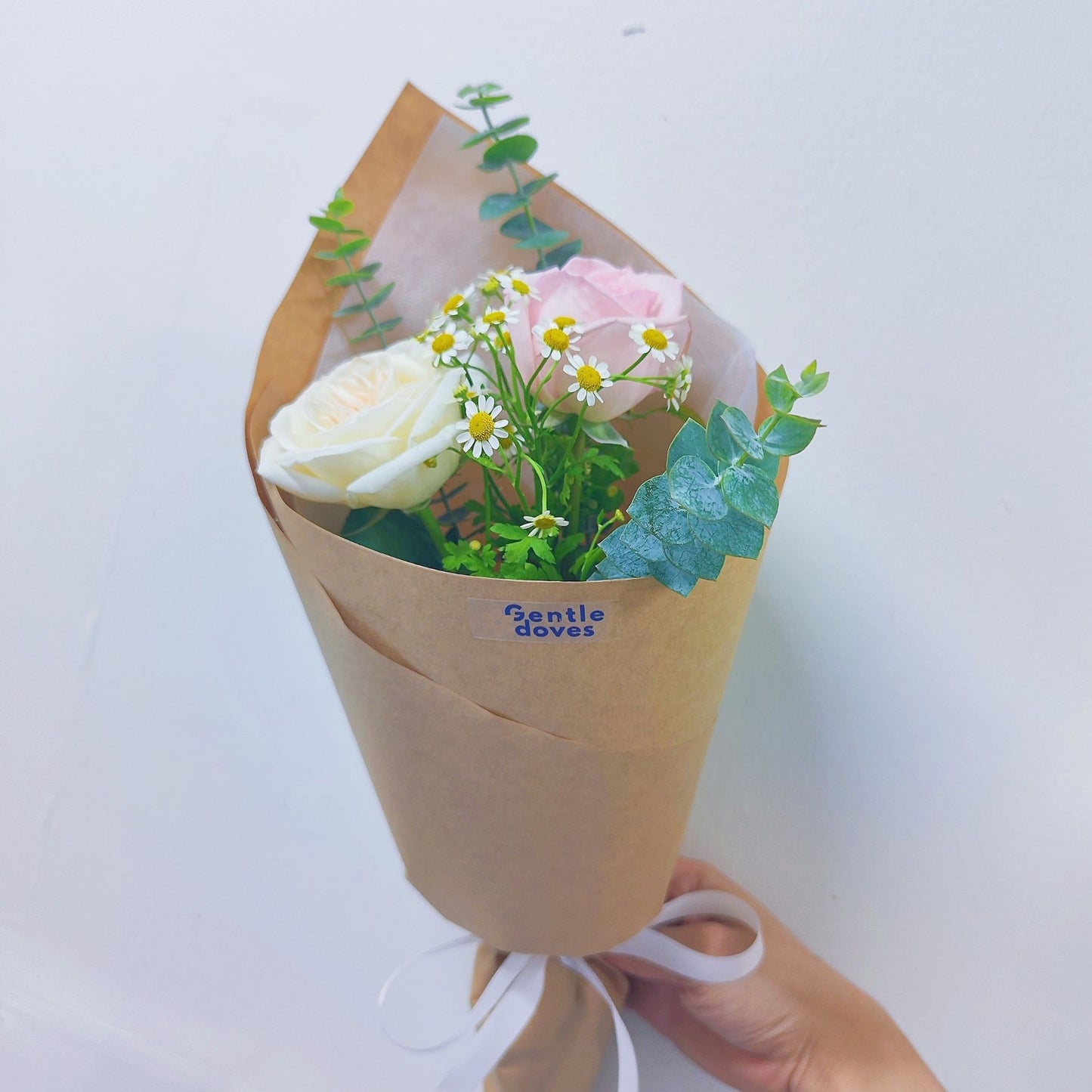 Two White and Pink English Rose with Daisies in Kraft Paper Bouquet