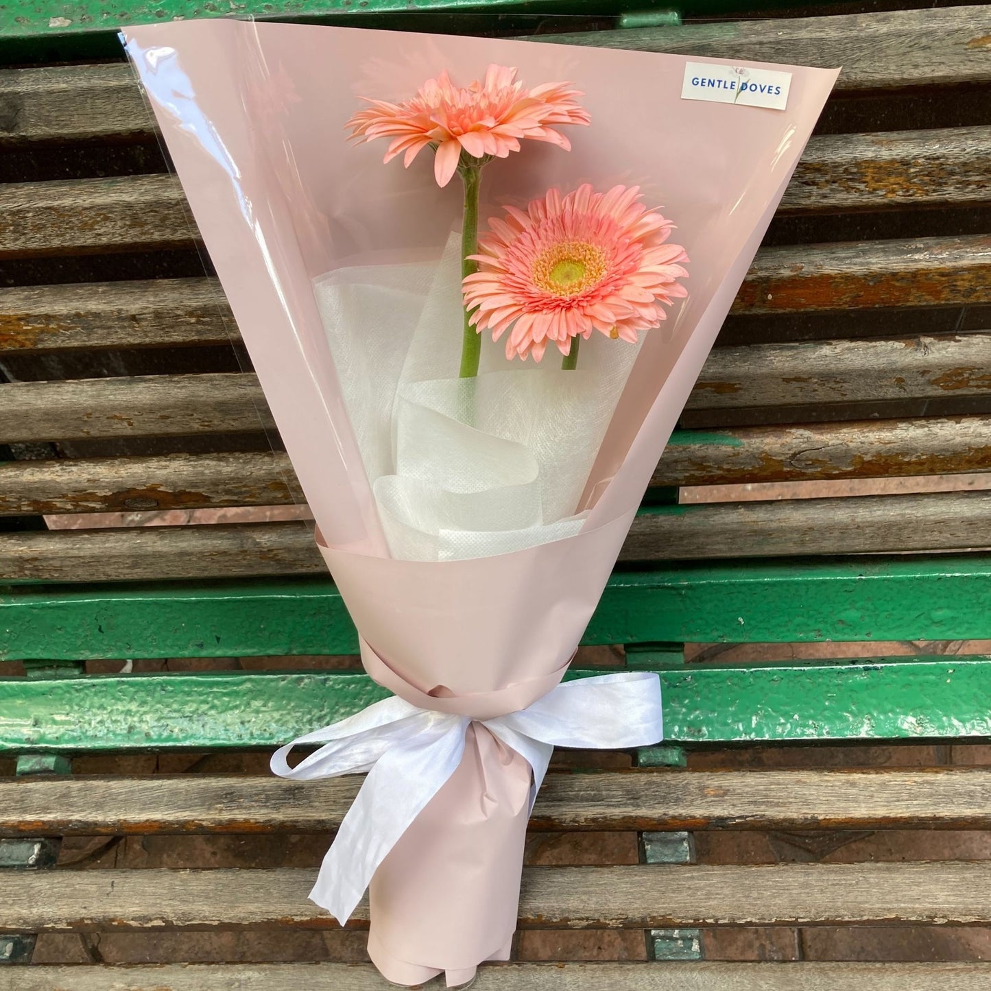 ช่อดอกเยอบีร่า 2 ดอก สีชมพู ห่อมินิมอล