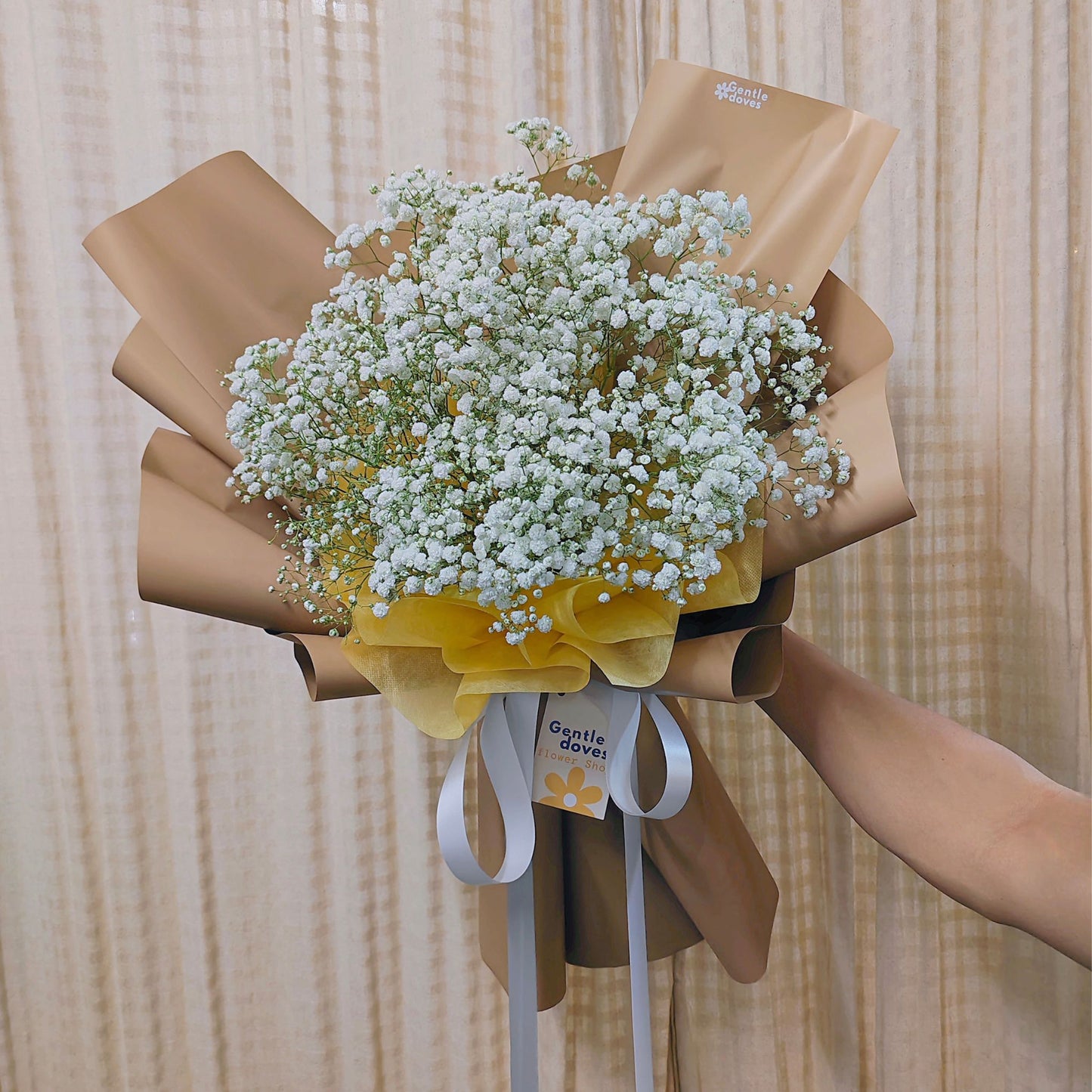 ช่อดอกยิปโซฟิลล่า สีขาว ห่อกระดาษสีทอง ช่อขนาดใหญ่