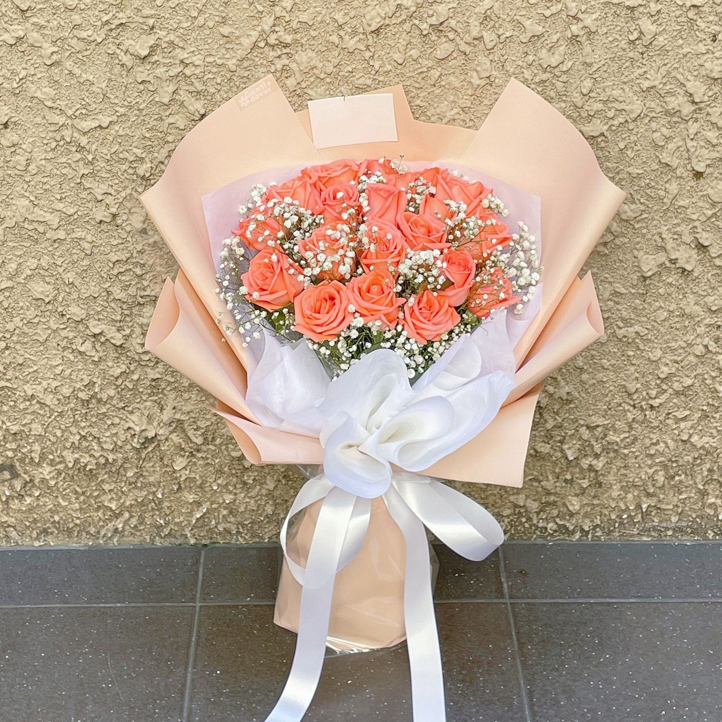 Twenty Oldrose Roses with Gypsophila Bouquet