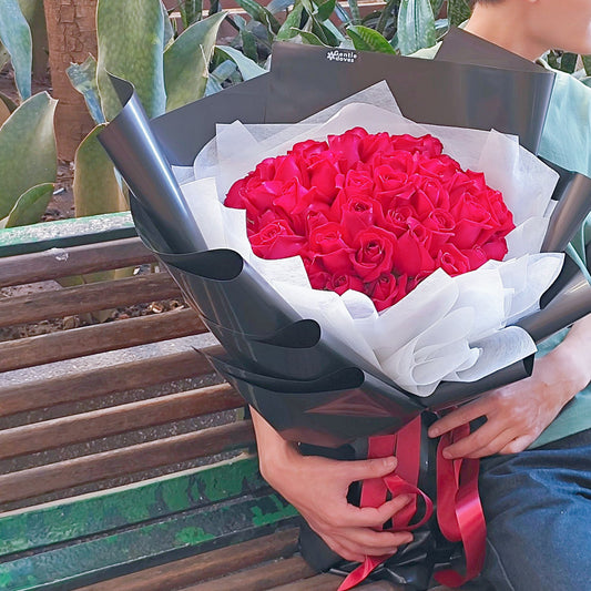 ช่อดอกกุหลาบ สีแดง 50 ดอก ช่อขนาดใหญ่พิเศษ