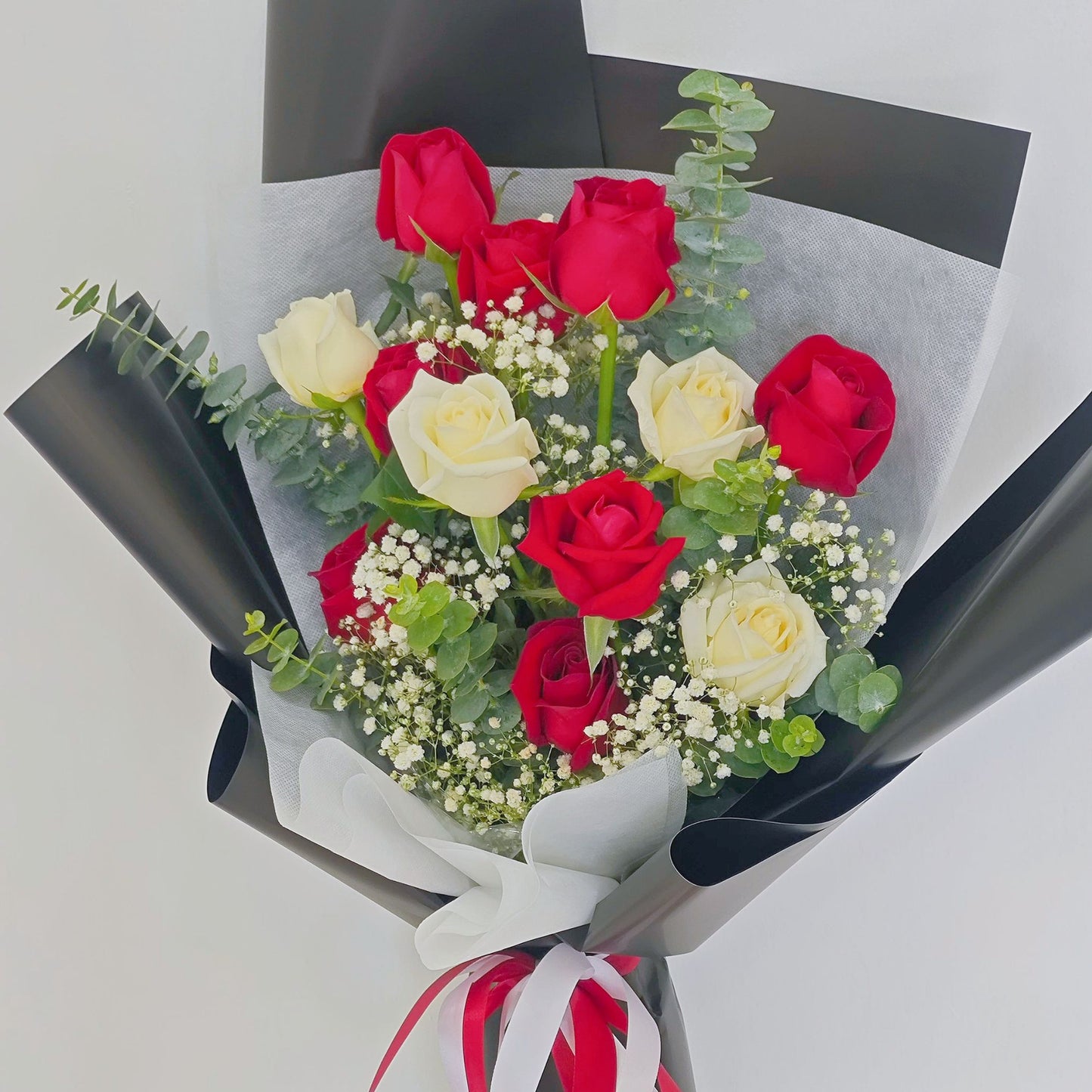 āļāđāļāļāļāļāļāļļāļŦāļĨāļēāļ āļŠāļĩāđāļāļ āđāļĨāļ° āļŠāļĩāļāļēāļ§ 12 āļāļāļ āđāļāļĄāļĒāļđāļāļēāļĨāļīāļāļāļąāļŠ āđāļĨāļ° āļĒāļīāļāđāļāļāļīāļĨāļĨāđāļē āļŦāđāļāļāļĢāļ°āļāļēāļĐāļŠāļĩāļāļģ