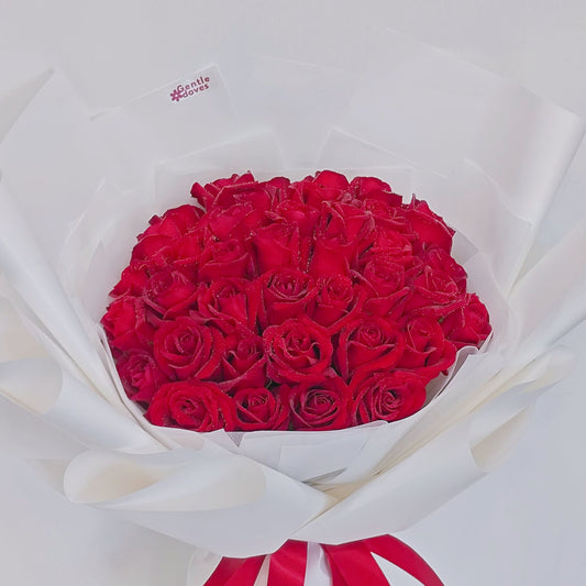 ช่อดอกกุหลาบ สีแดง 40 ดอก ห่อกระดาษสีขาว