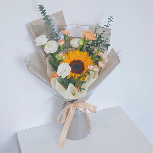 ช่อดอกทานตะวัน 1 ดอก และ ดอกไม้โทนสีอุ่น ช่อขนาดเล็ก