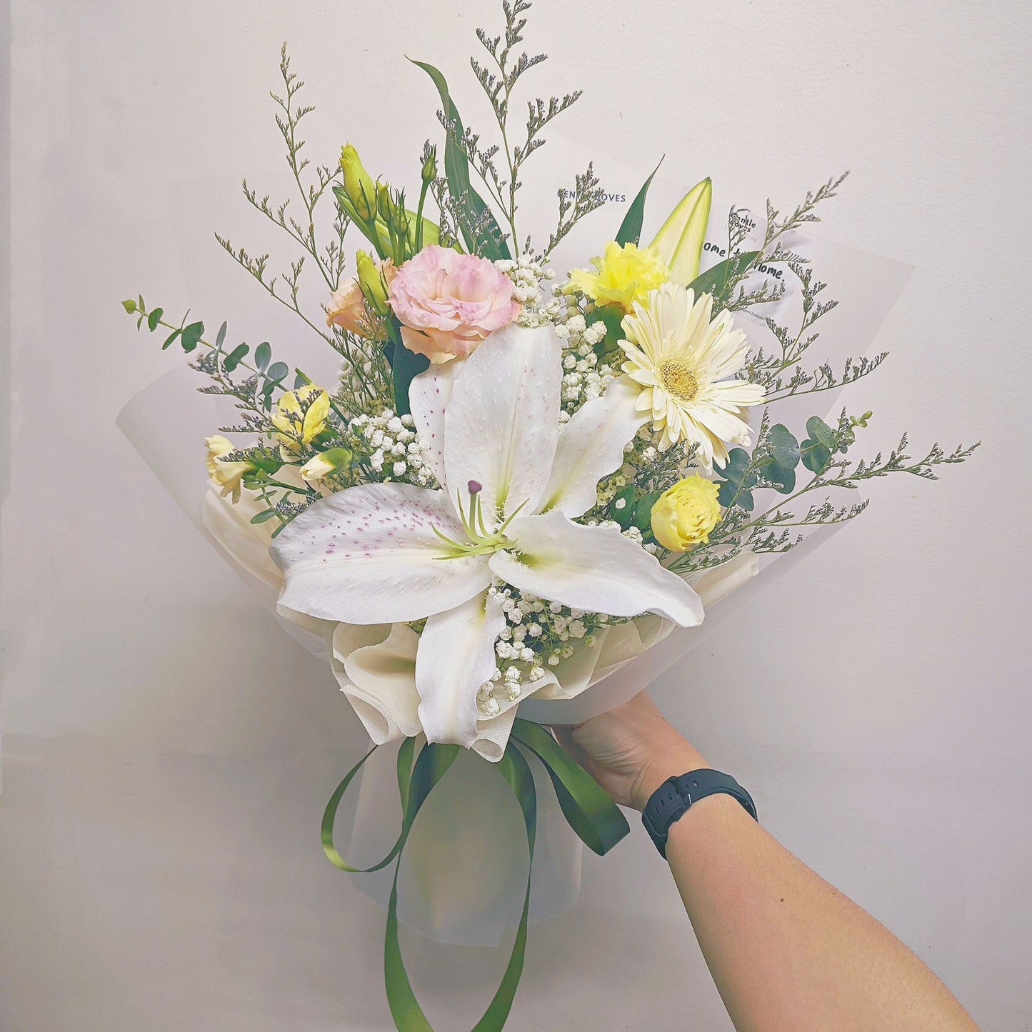 Single Lilly with Soft Yellow Flowers Bouquet