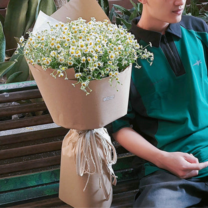 Daisies in Kraft Paper Large Bouquet