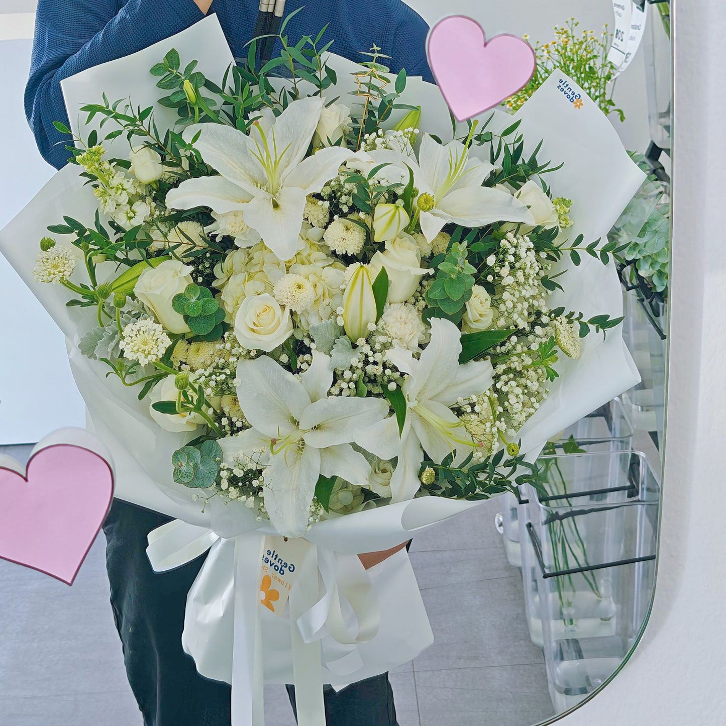 ช่อดอกไม้คละ โทนสีขาว และ ดอกลิลลี่สีขาว ช่อขนาดใหญ่พิเศษ
