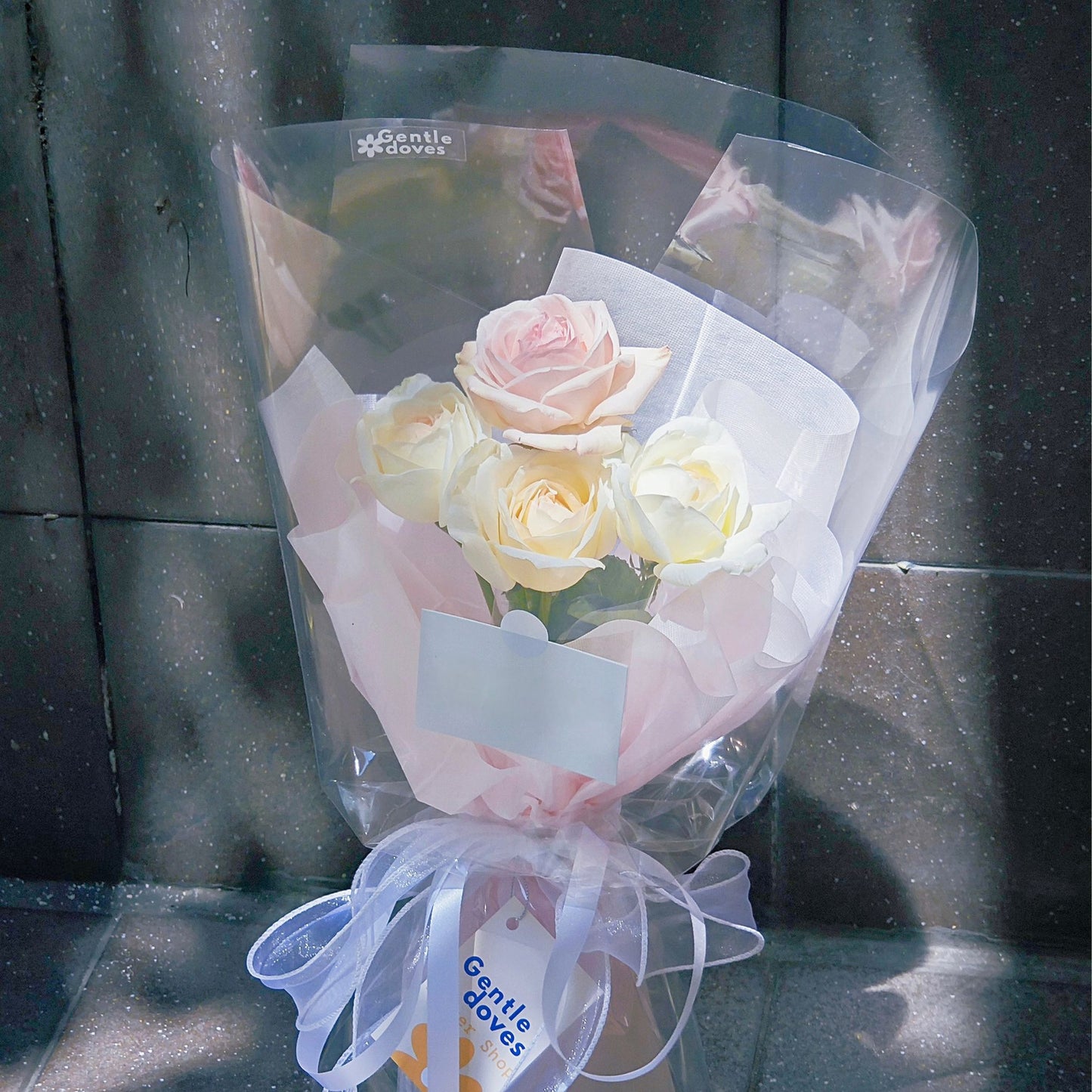 Four Assorted Soft Colors English Roses Minimal Bouquet