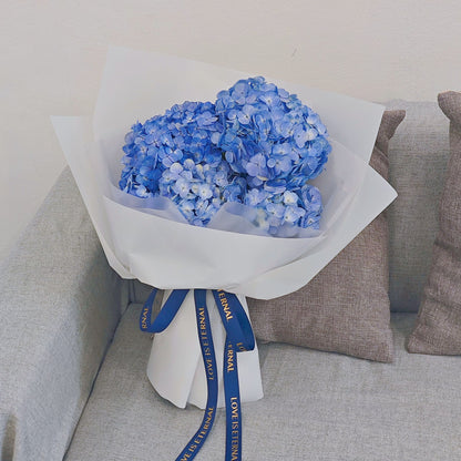 Blue Hydrangeas Minimal Bouquet