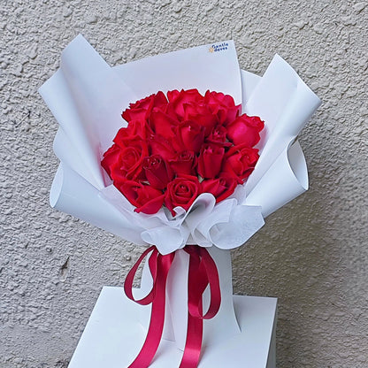 ช่อดอกไม้ "โอบกอดแห่งรัก"