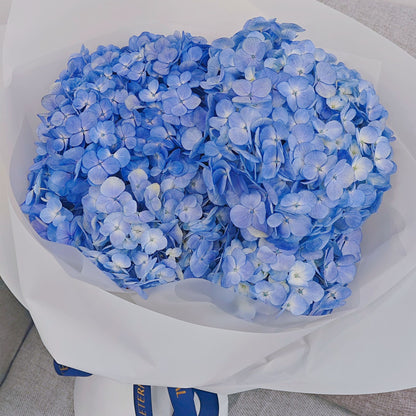 Blue Hydrangeas Minimal Bouquet