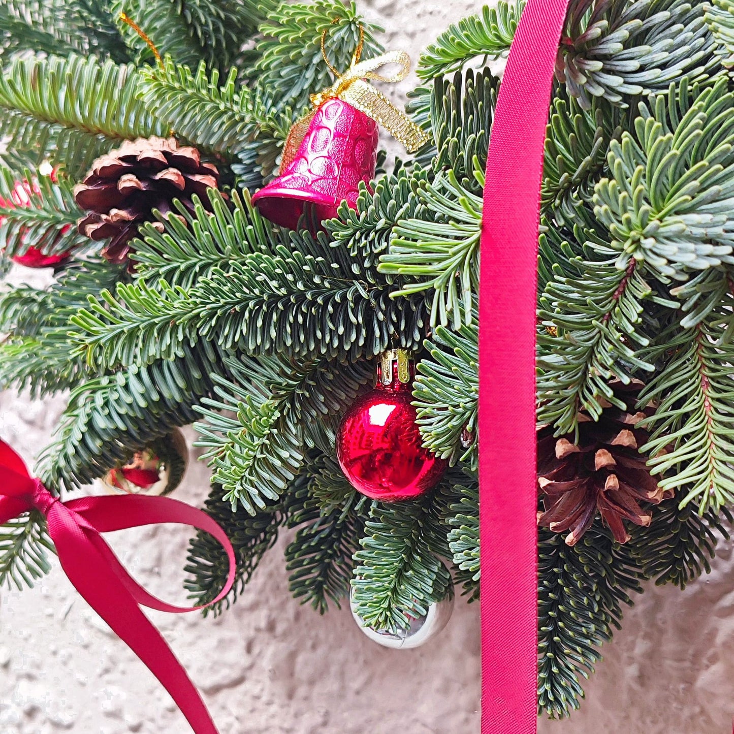 Noble Fir Pines Half-Circle Christmas Wreath with Decorated Items