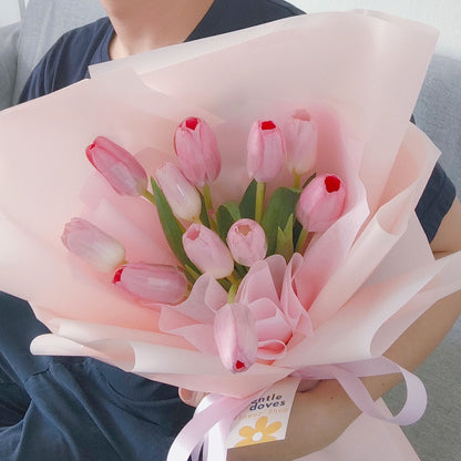 ช่อดอกทิวลิป สีชมพู ห่อกระดาษสีชมพูโอลด์โรลด์