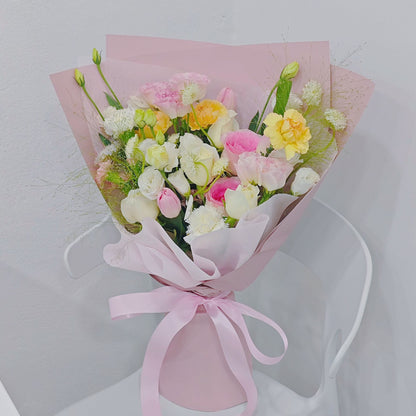 ช่อดอกไม้คละ สีโทนอ่อน สีชมพู ขาว และ เหลือง ช่อขนาดใหญ่