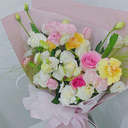 ช่อดอกไม้คละ สีโทนอ่อน สีชมพู ขาว และ เหลือง ช่อขนาดใหญ่