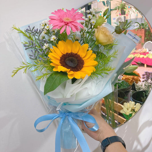 Single Sunflower with Cheerful Color Flowers Bouquet