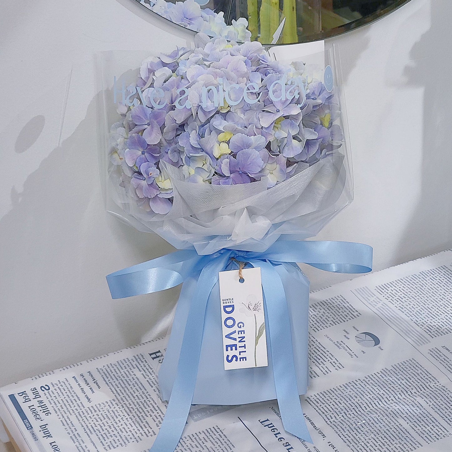 Single Blue Hydrangea 'Have a nice day' Bouquet